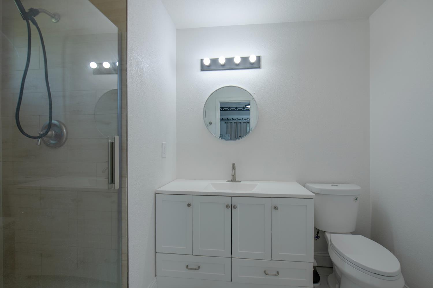 21096 E Weldon Ave, Sanger, CA 93657