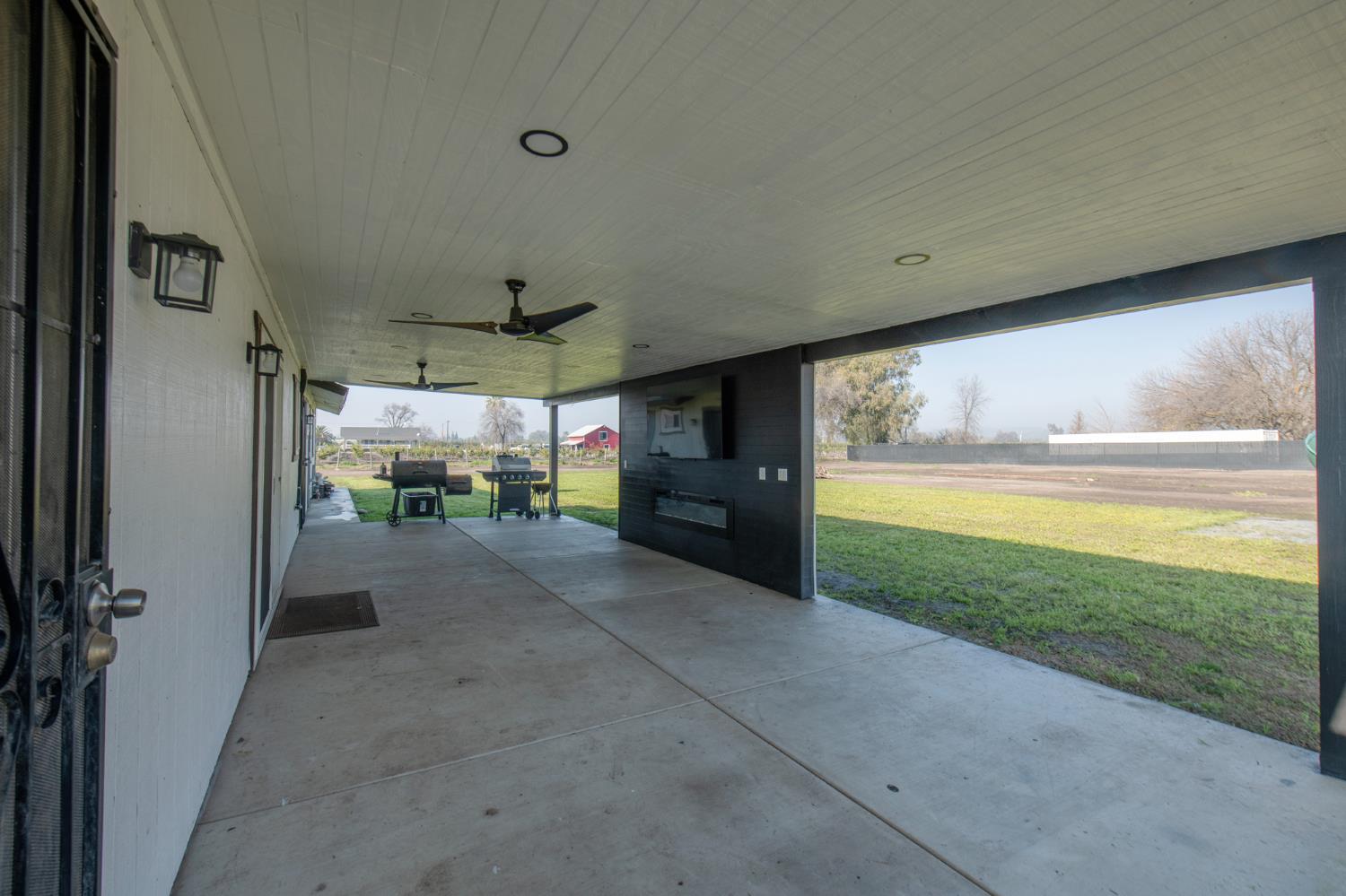 21096 E Weldon Ave, Sanger, CA 93657