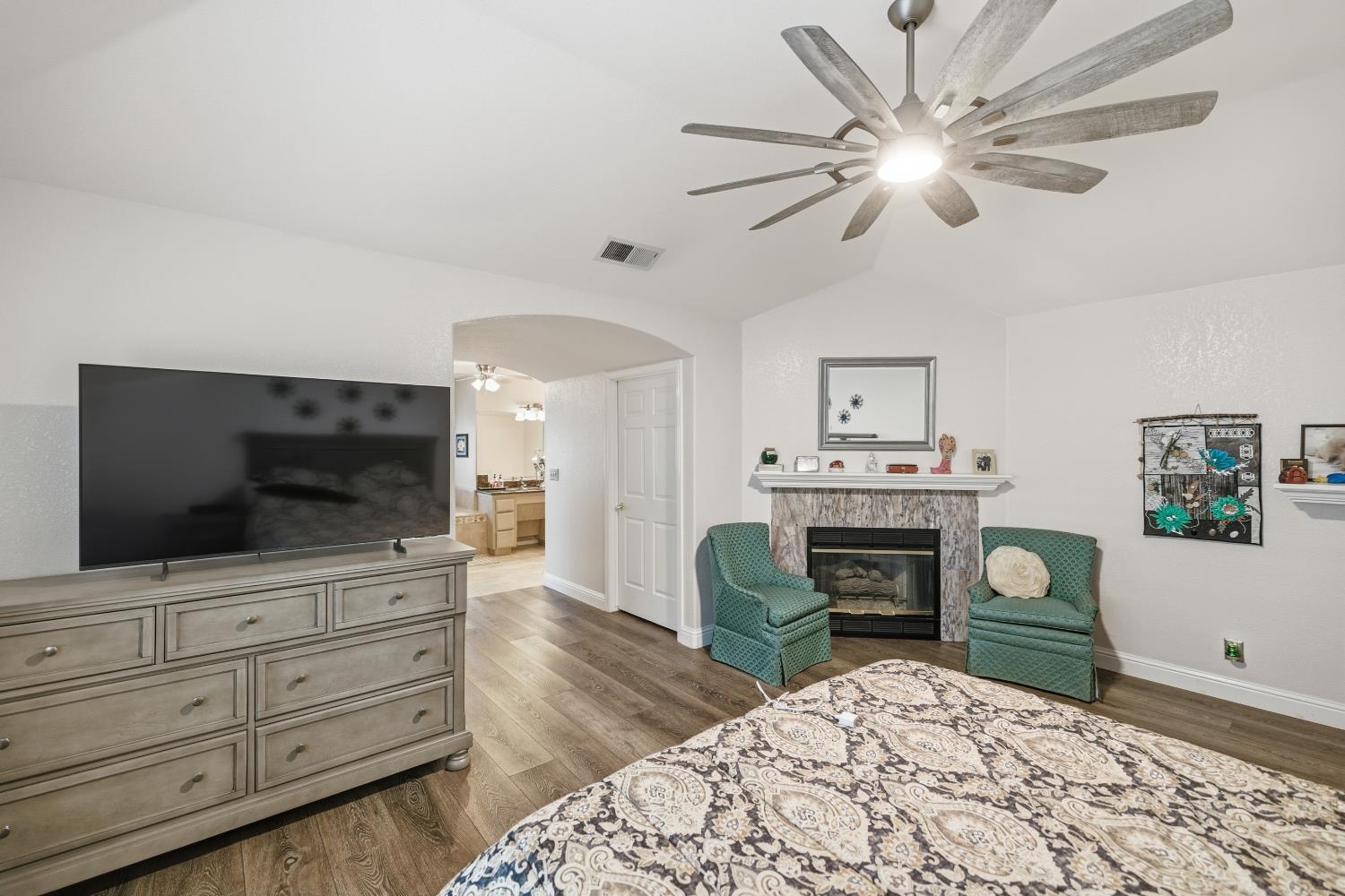 2651 19th Ave, Kingsburg, CA 93631