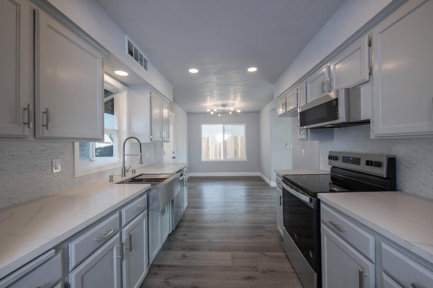 346 W Fremont Ave, Clovis, CA 93612