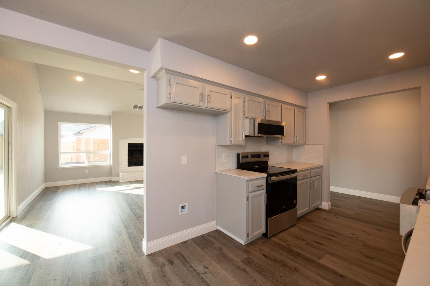 346 W Fremont Ave, Clovis, CA 93612