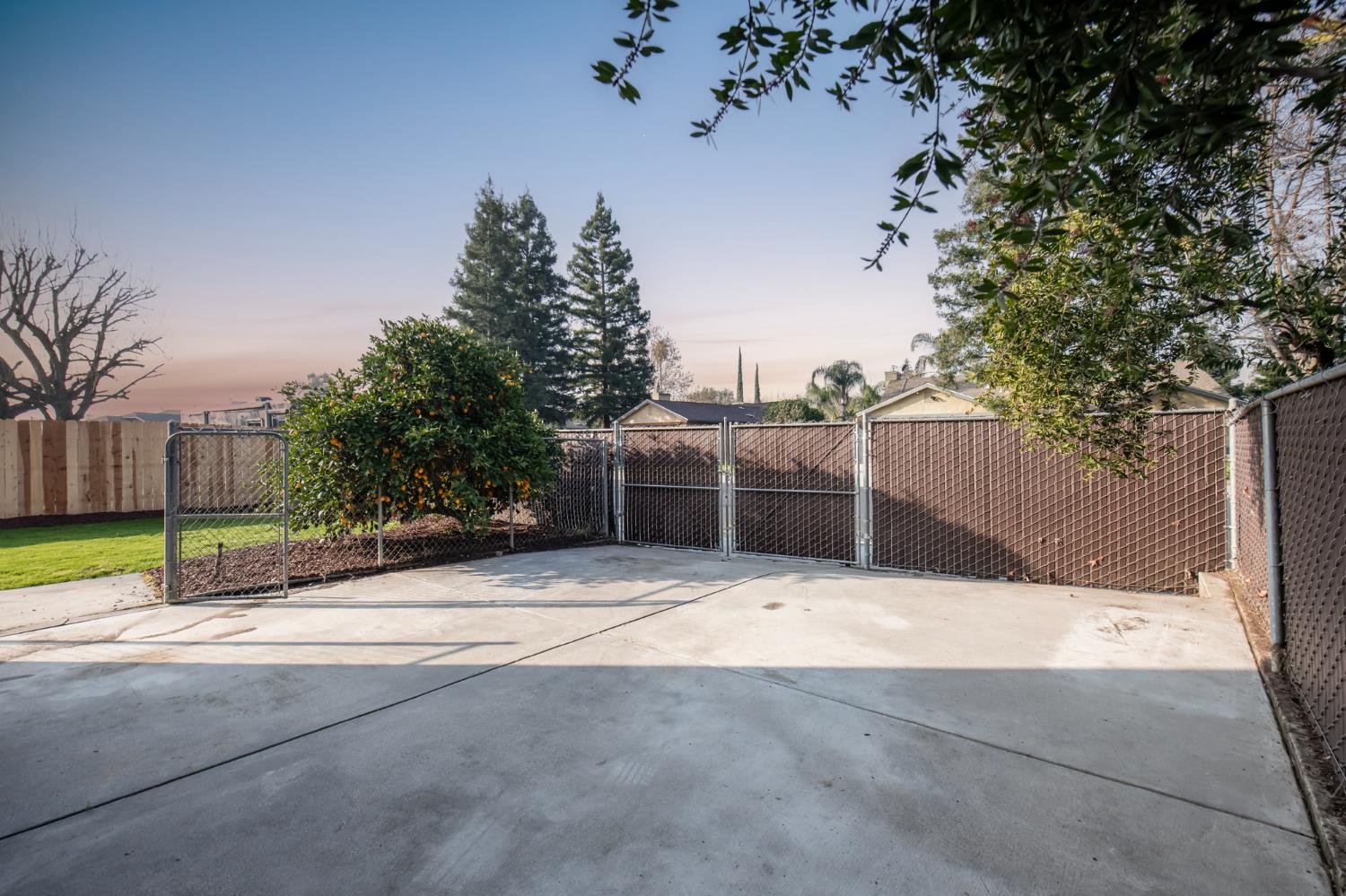 346 W Fremont Ave, Clovis, CA 93612