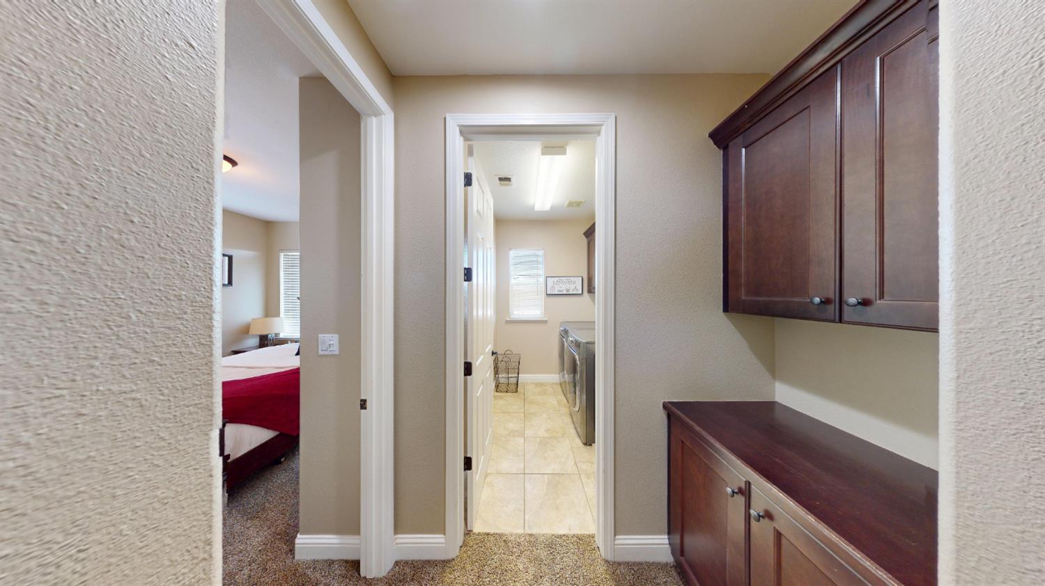 6411 W Dovewood Ln, Fresno, CA 93723