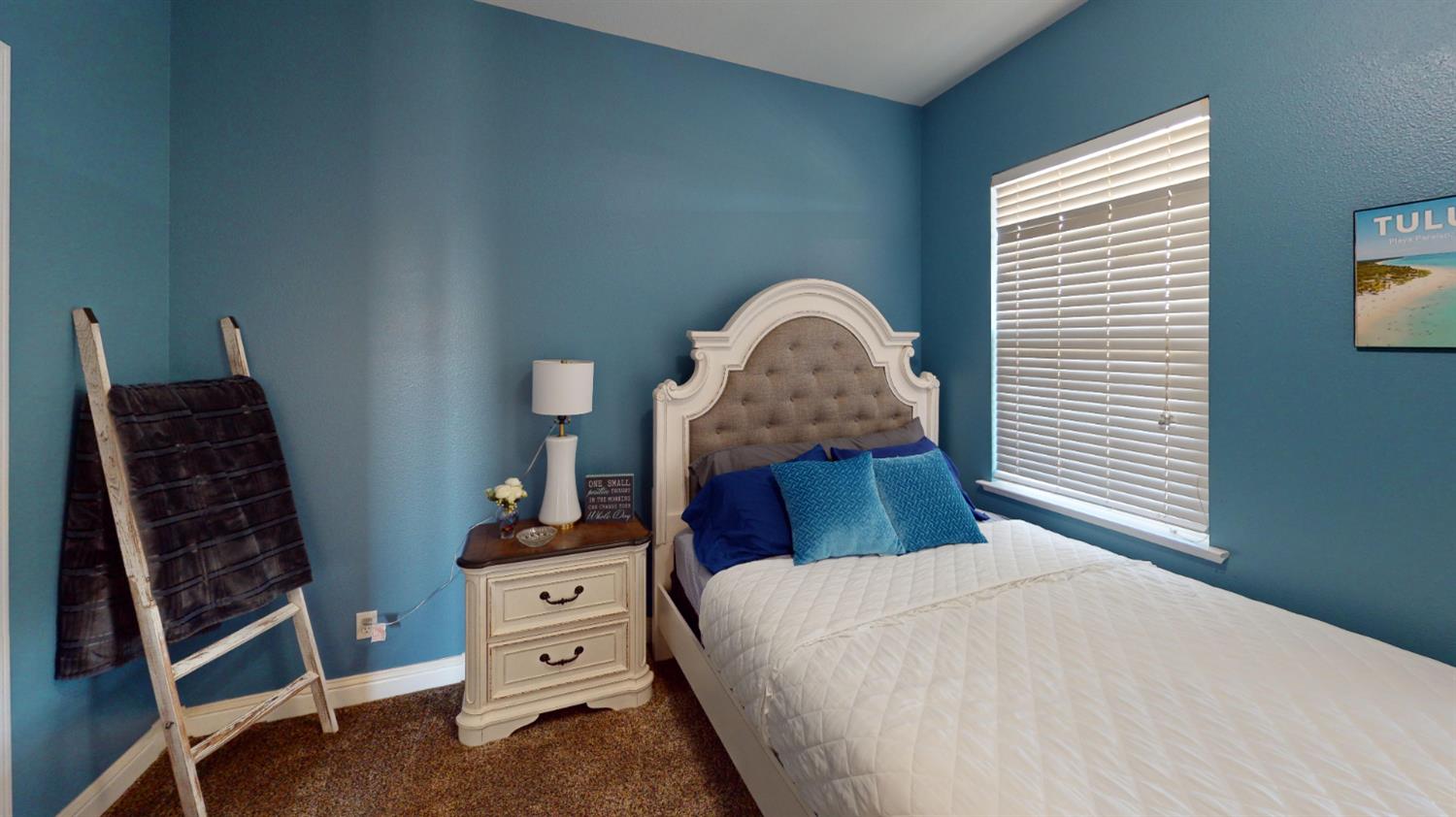 6411 W Dovewood Ln, Fresno, CA 93723