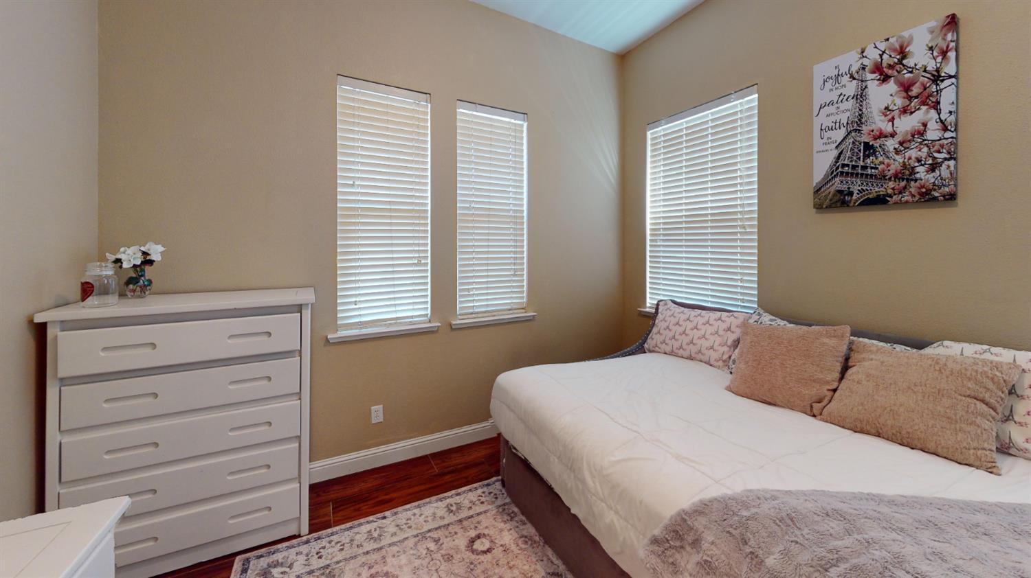 6411 W Dovewood Ln, Fresno, CA 93723