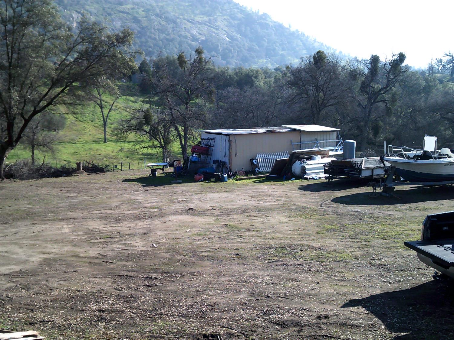 38949 Roundtree Ln, Yokuts Valley, CA 93675