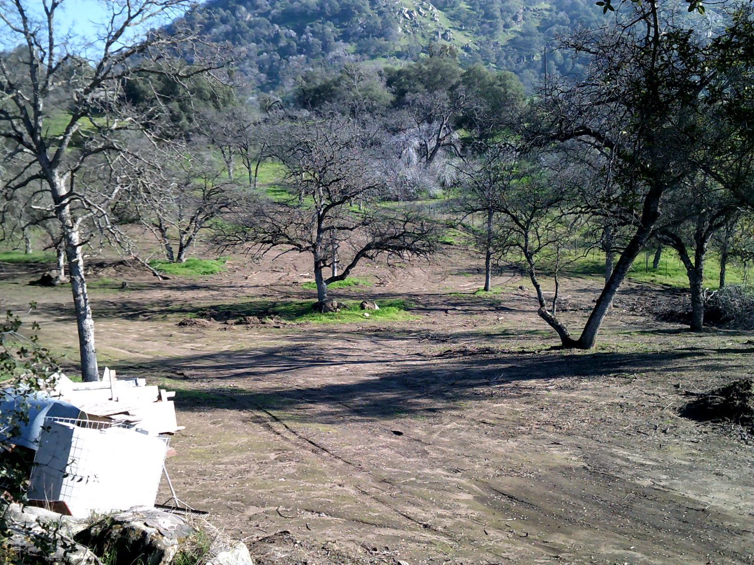 38949 Roundtree Ln, Yokuts Valley, CA 93675