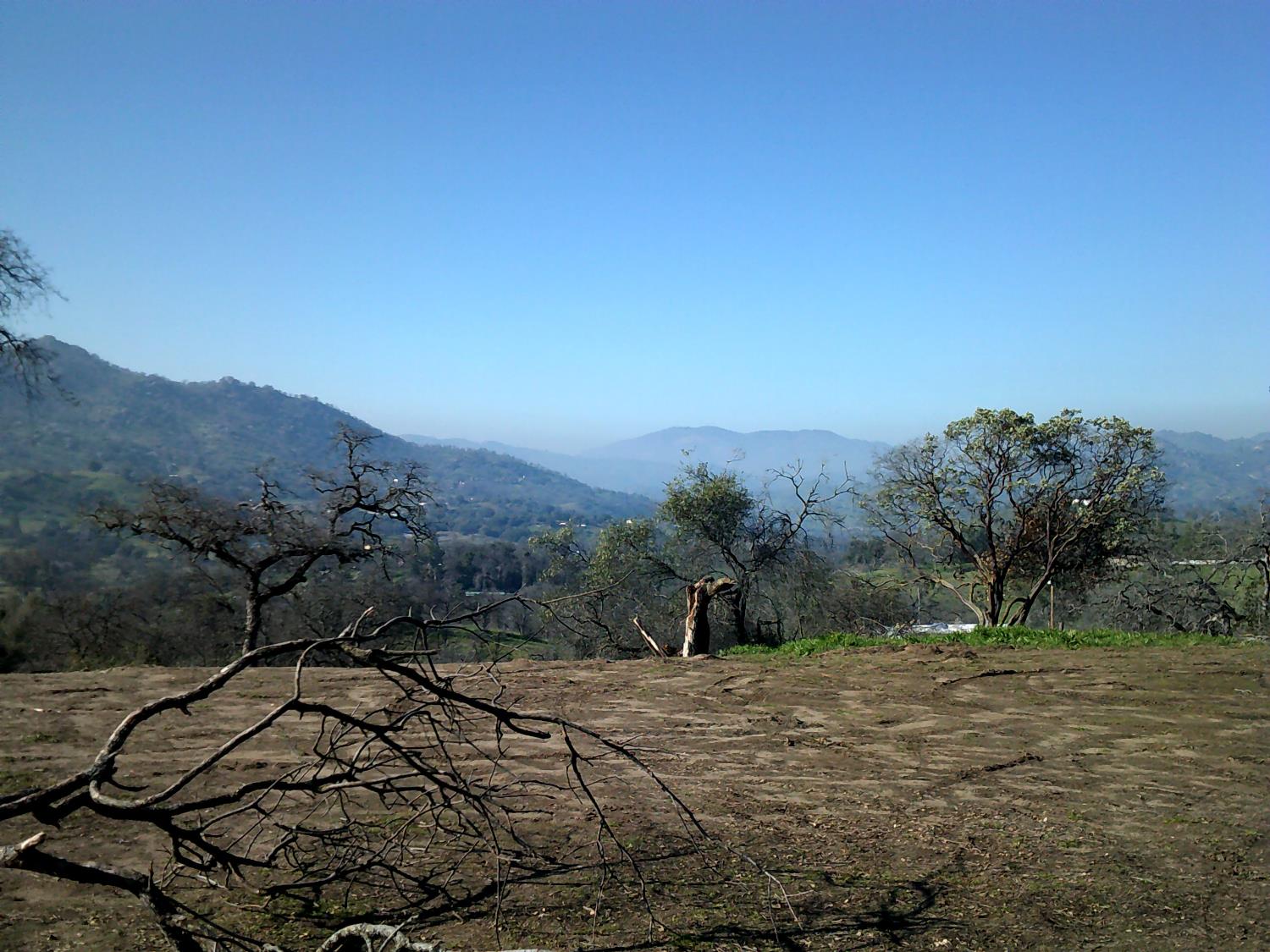 38949 Roundtree Ln, Yokuts Valley, CA 93675