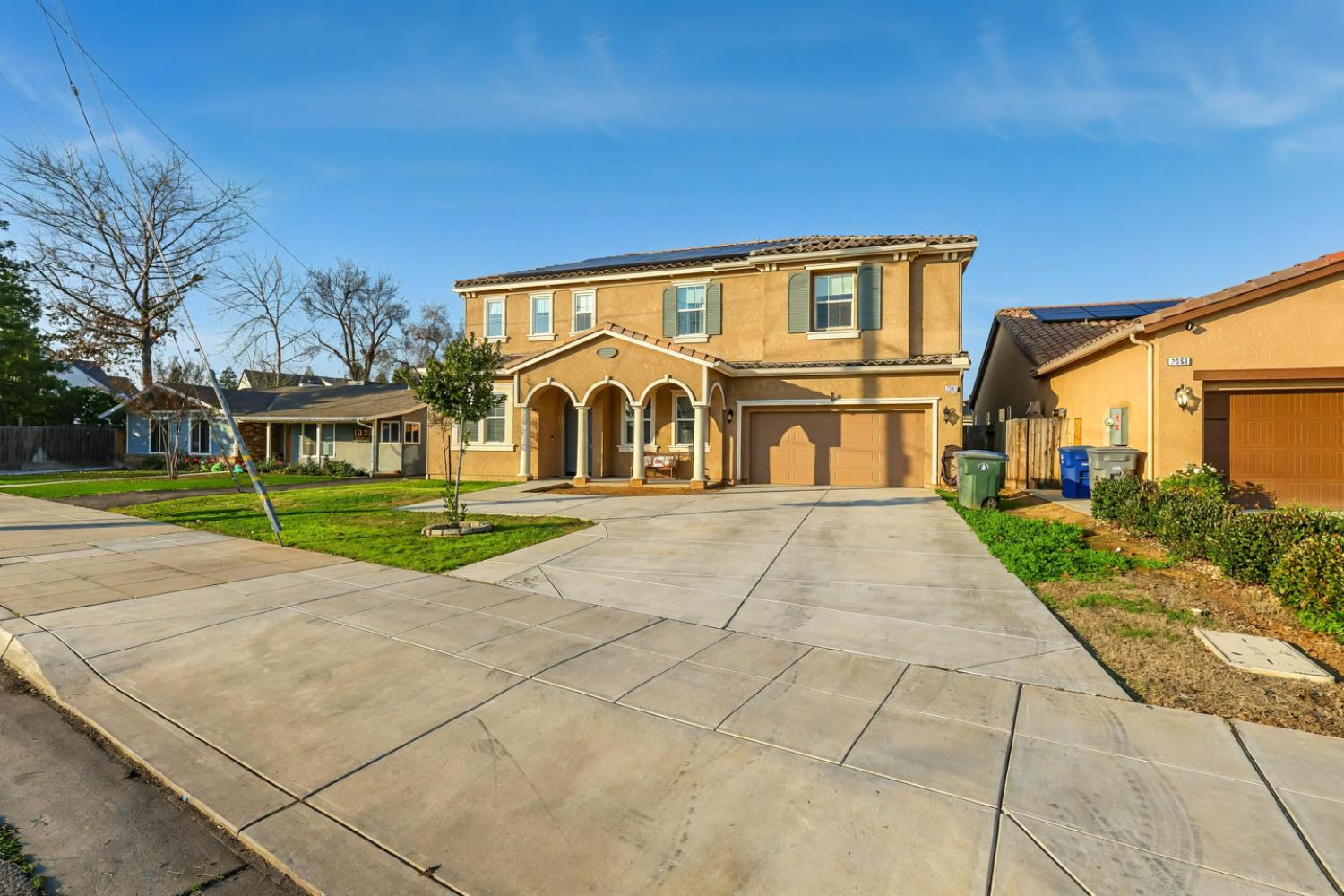 2051 Sierra Ave, Clovis, CA 93611