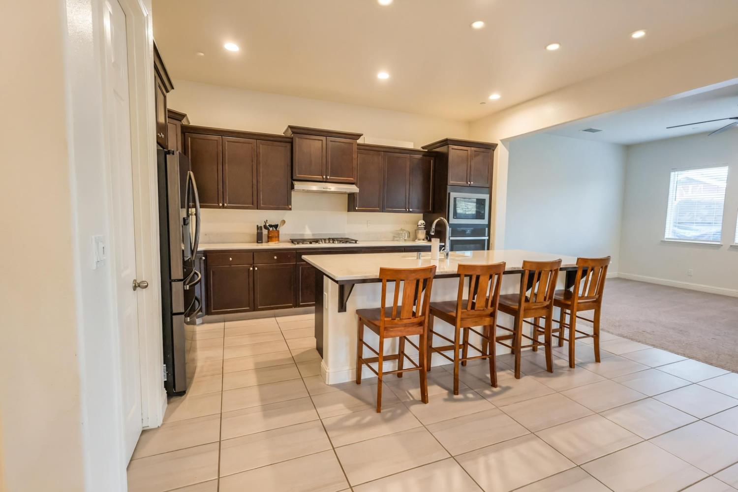 2051 Sierra Ave, Clovis, CA 93611