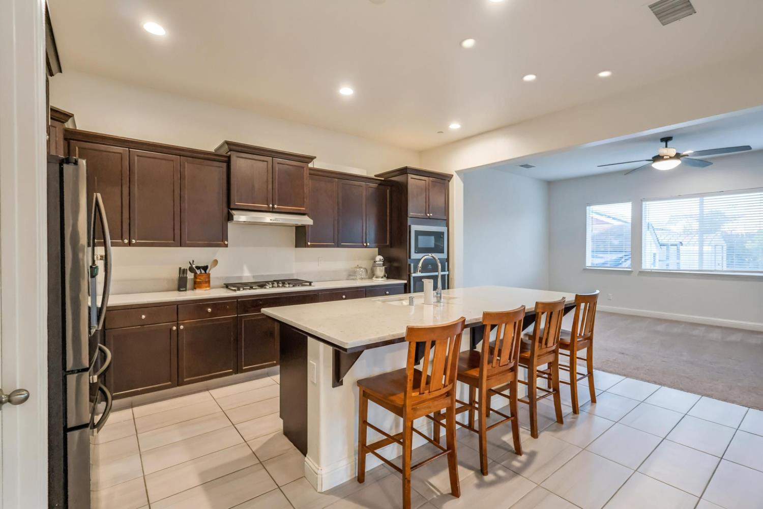 2051 Sierra Ave, Clovis, CA 93611