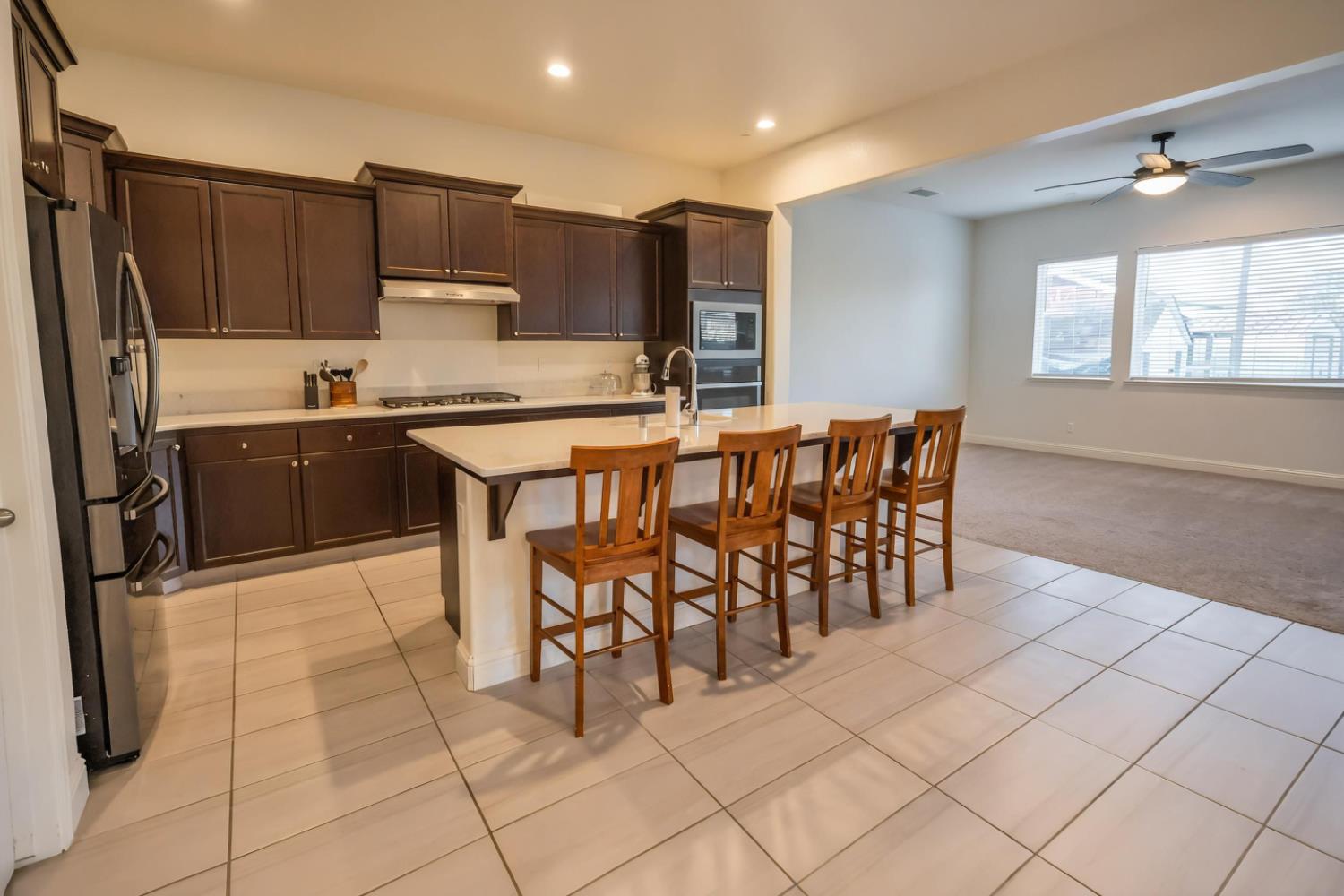 2051 Sierra Ave, Clovis, CA 93611