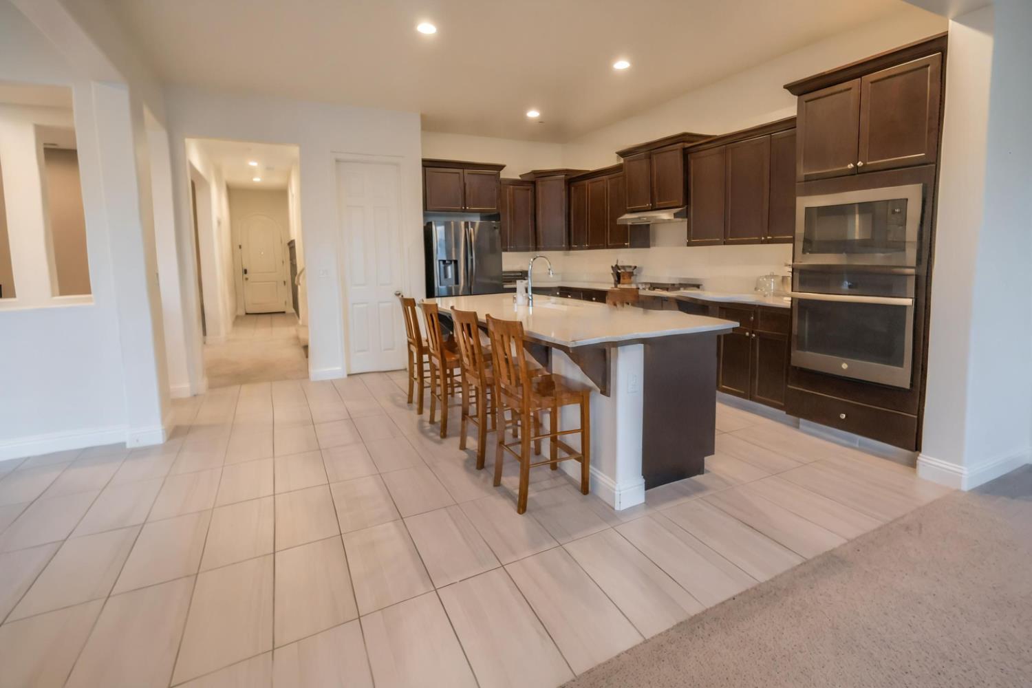 2051 Sierra Ave, Clovis, CA 93611