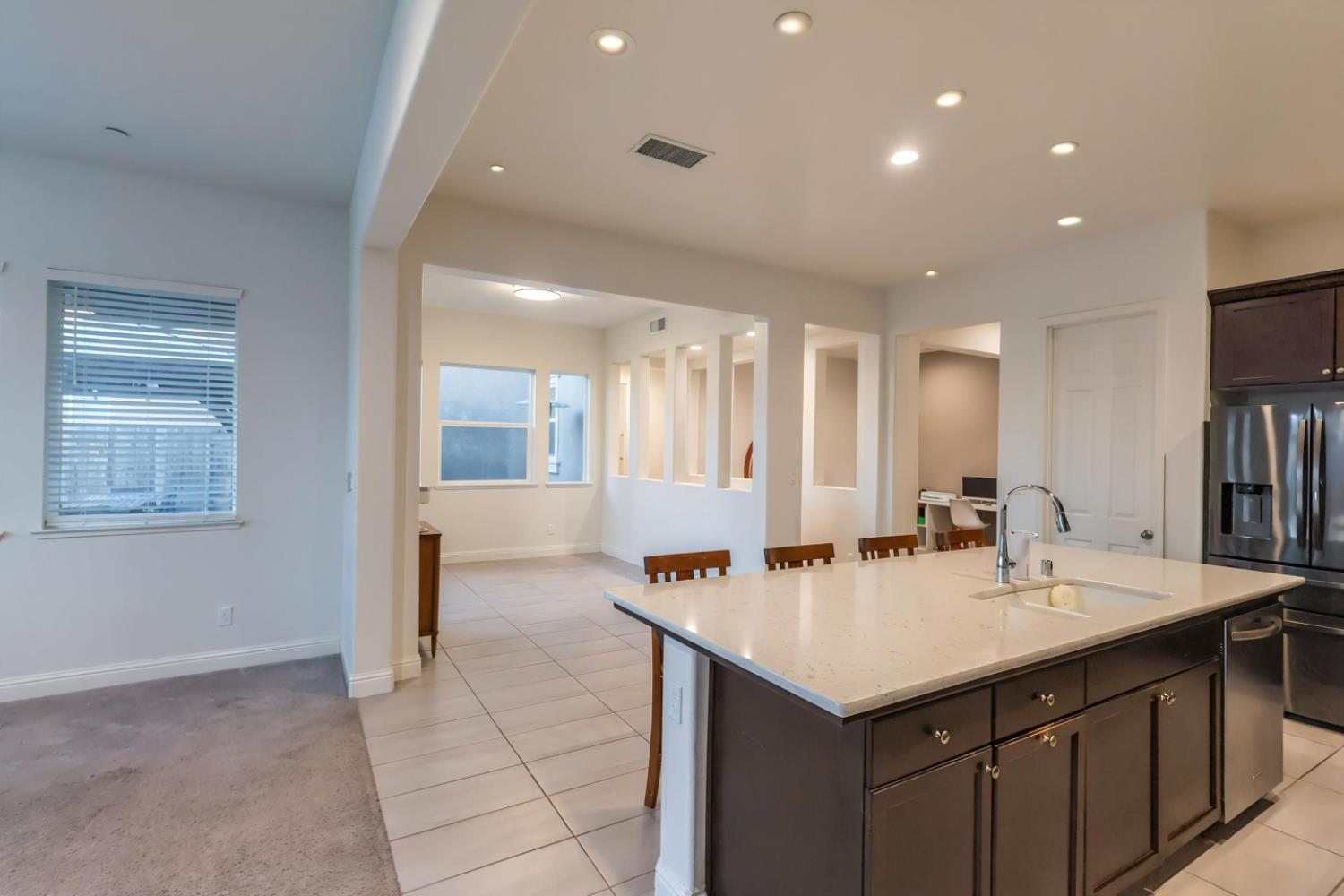 2051 Sierra Ave, Clovis, CA 93611