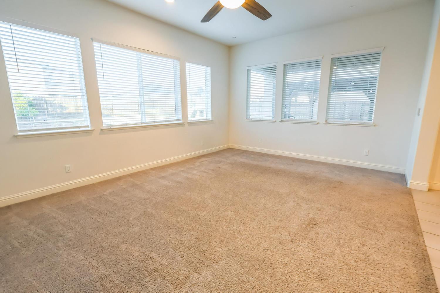 2051 Sierra Ave, Clovis, CA 93611