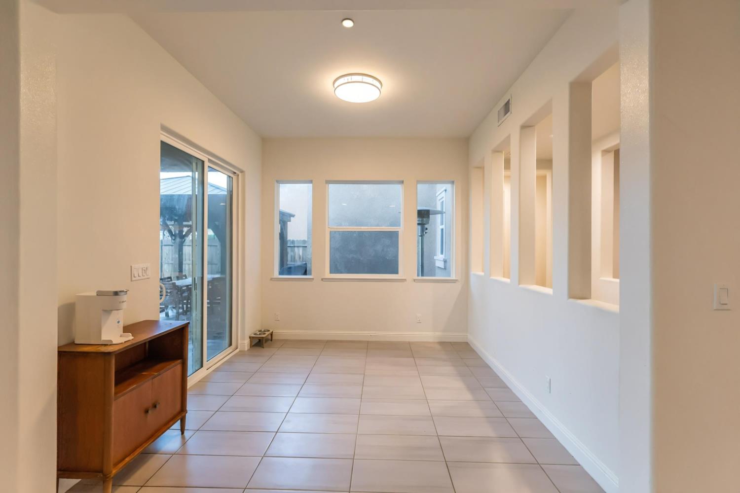 2051 Sierra Ave, Clovis, CA 93611