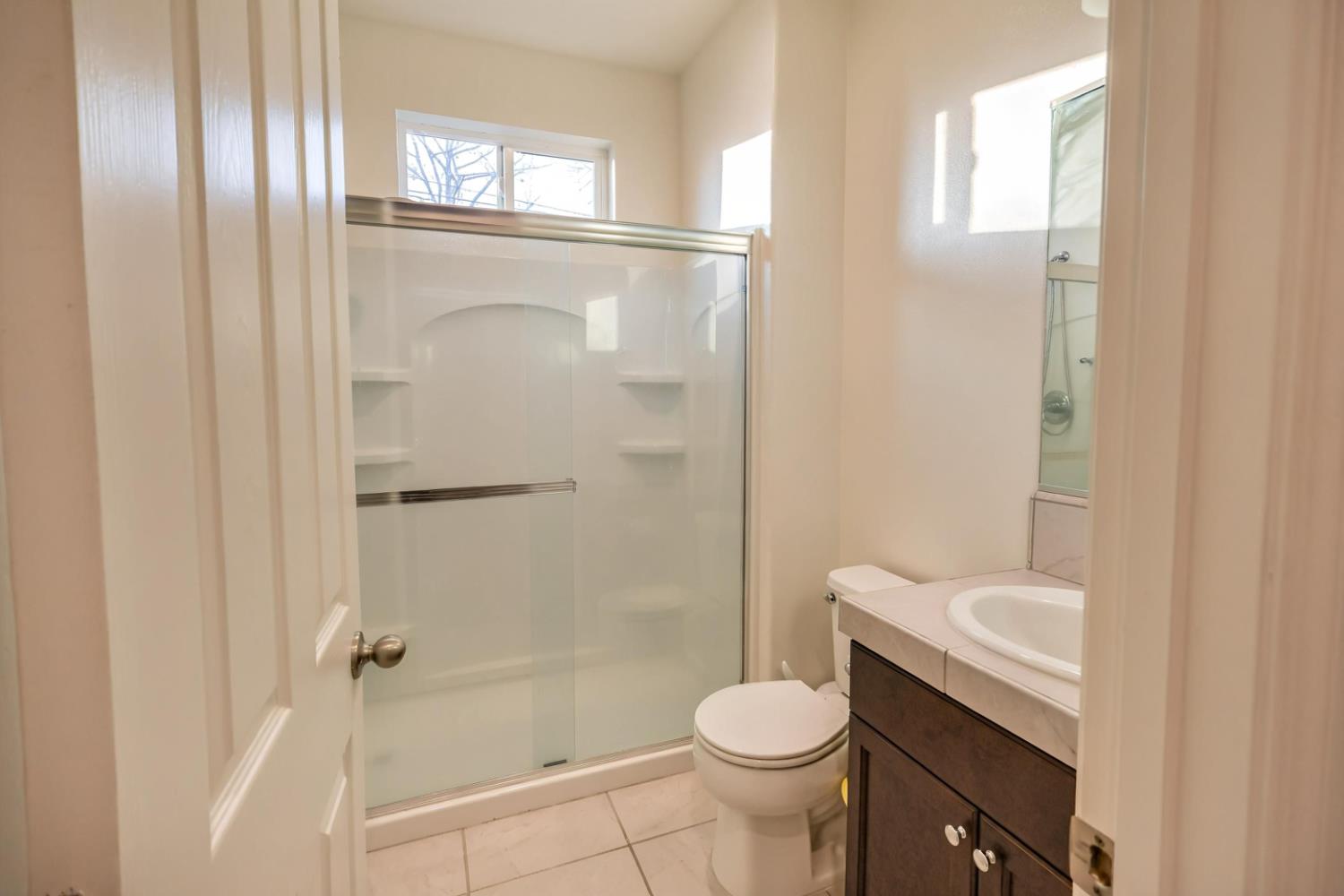 2051 Sierra Ave, Clovis, CA 93611