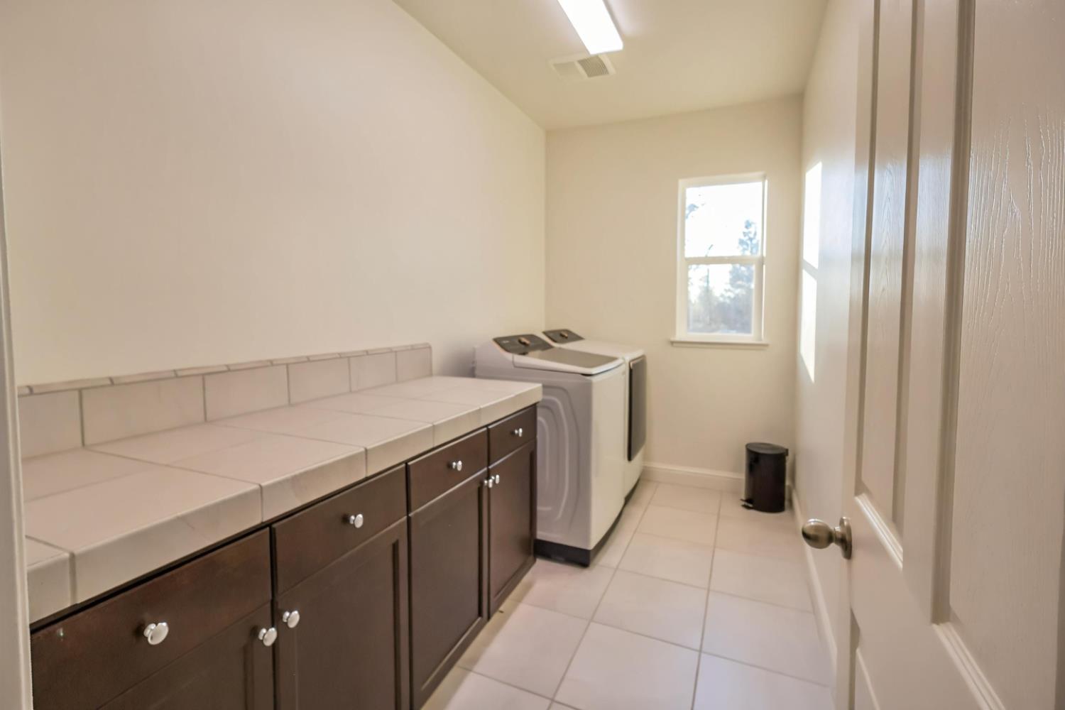 2051 Sierra Ave, Clovis, CA 93611