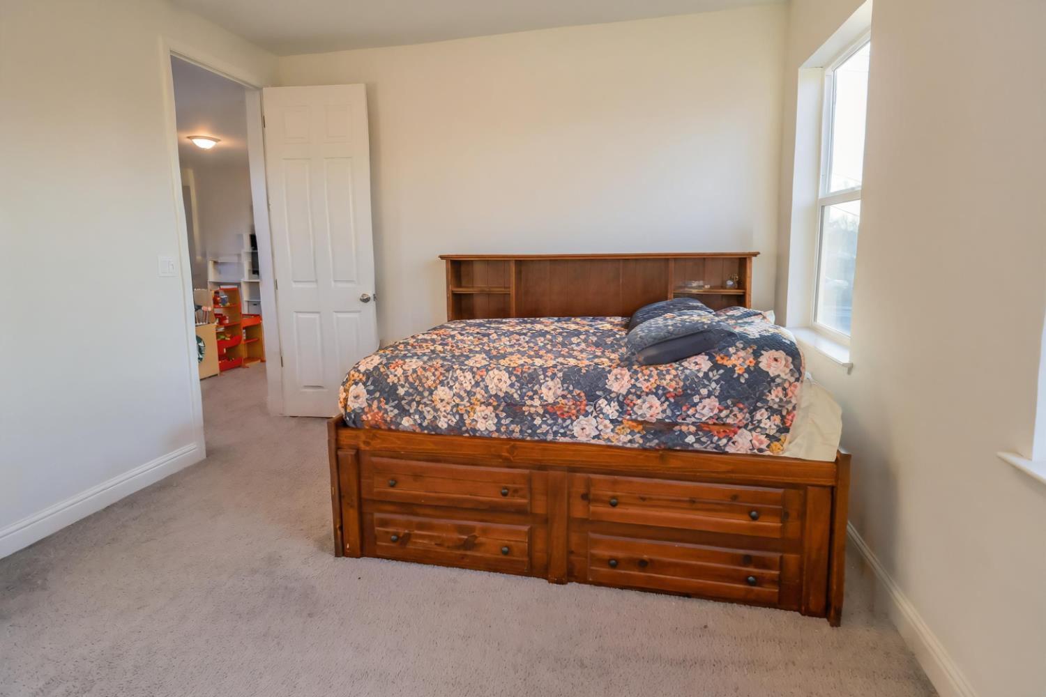 2051 Sierra Ave, Clovis, CA 93611