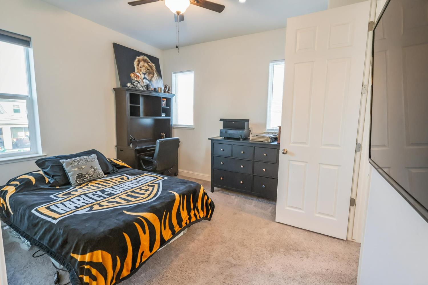 2051 Sierra Ave, Clovis, CA 93611