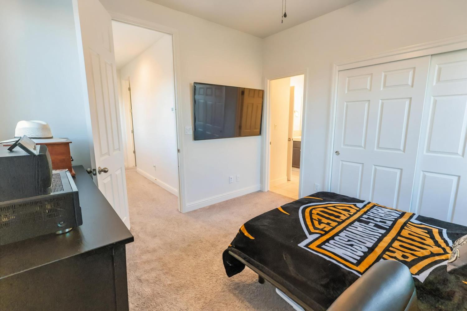 2051 Sierra Ave, Clovis, CA 93611