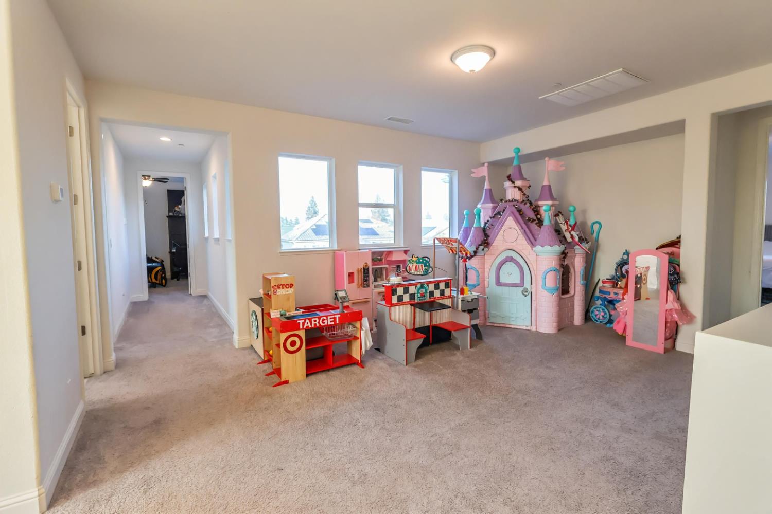 2051 Sierra Ave, Clovis, CA 93611