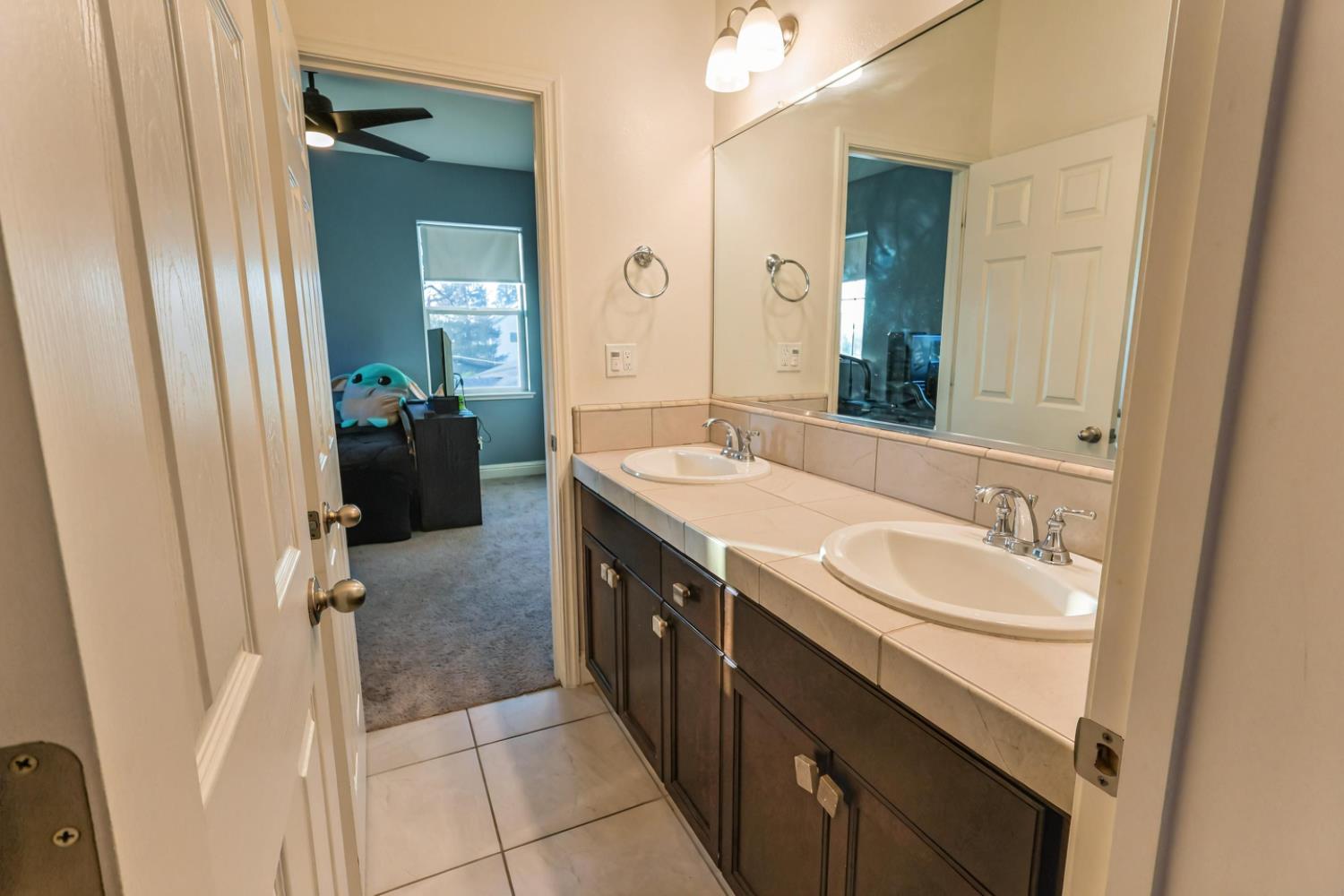 2051 Sierra Ave, Clovis, CA 93611