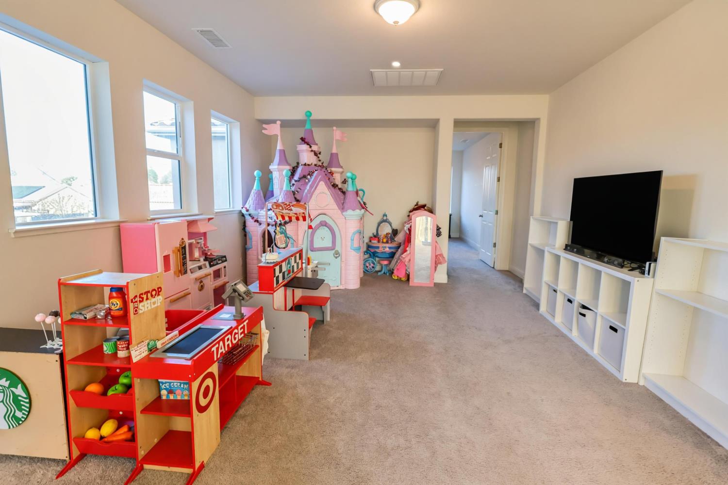 2051 Sierra Ave, Clovis, CA 93611