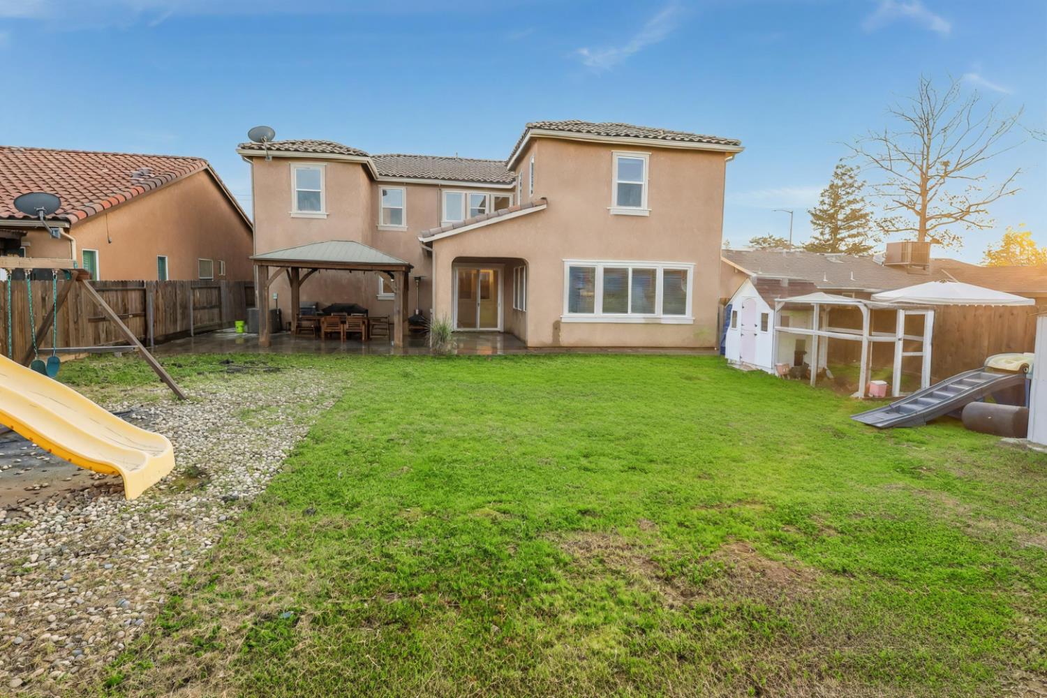 2051 Sierra Ave, Clovis, CA 93611