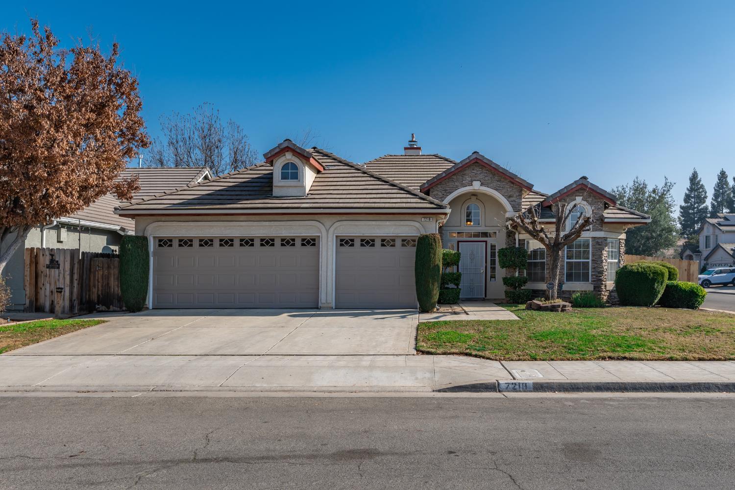 7210 N Laval, Fresno, CA 93720