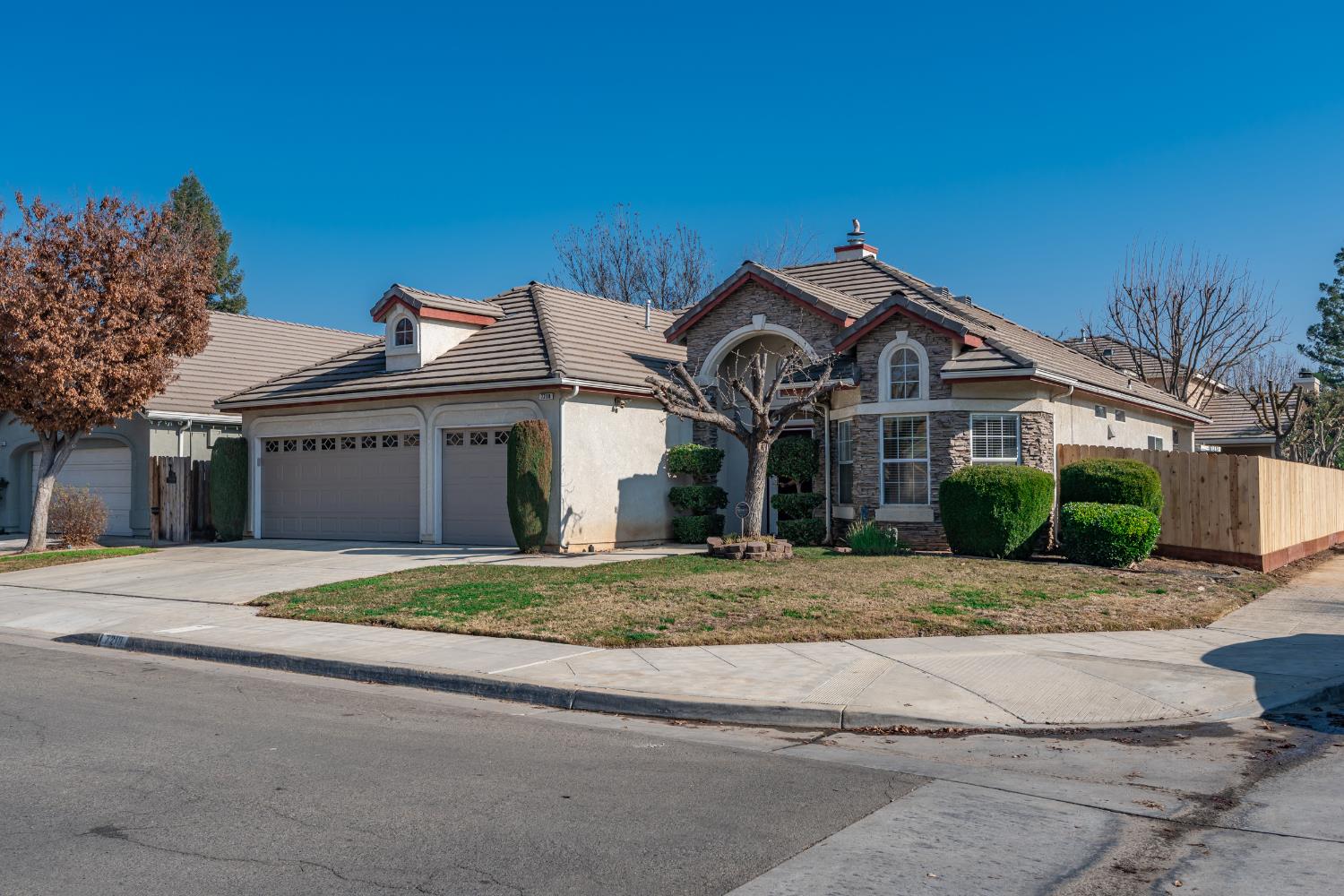 7210 N Laval, Fresno, CA 93720