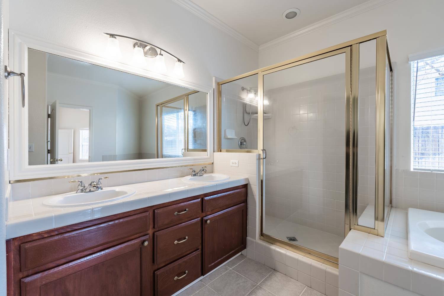 7210 N Laval, Fresno, CA 93720