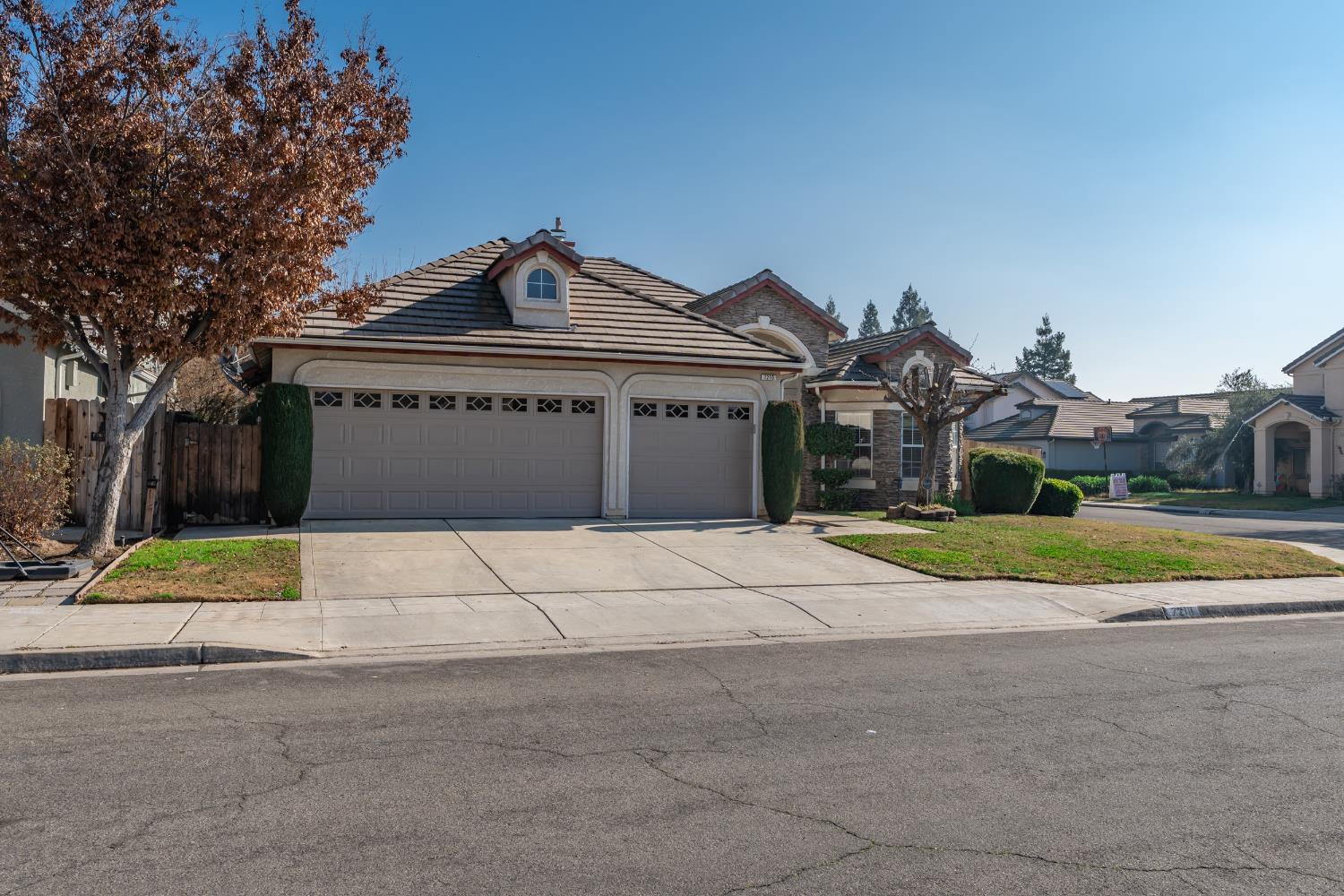 7210 N Laval, Fresno, CA 93720