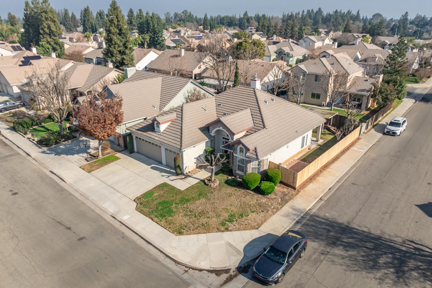 7210 N Laval, Fresno, CA 93720