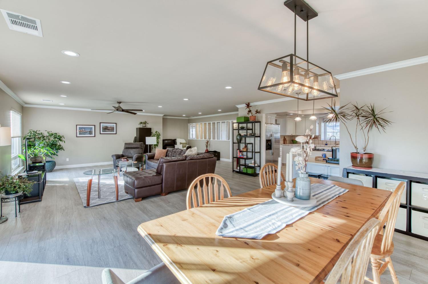 279 W San Ramon, Fresno, CA 93704