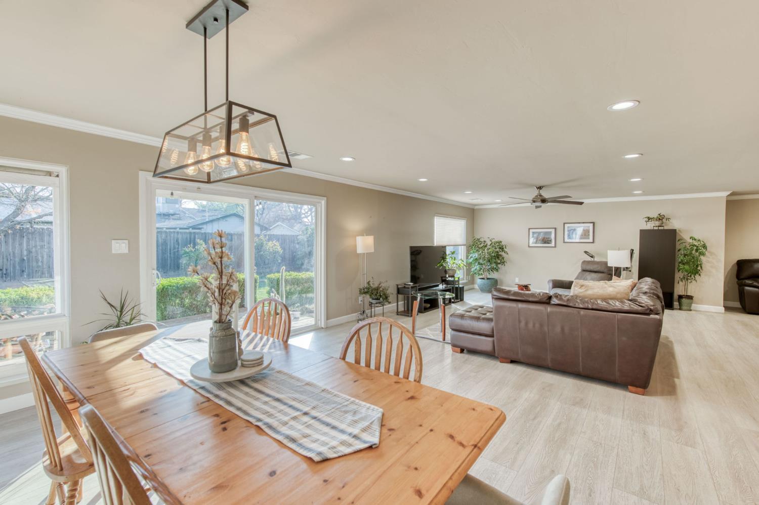 279 W San Ramon, Fresno, CA 93704