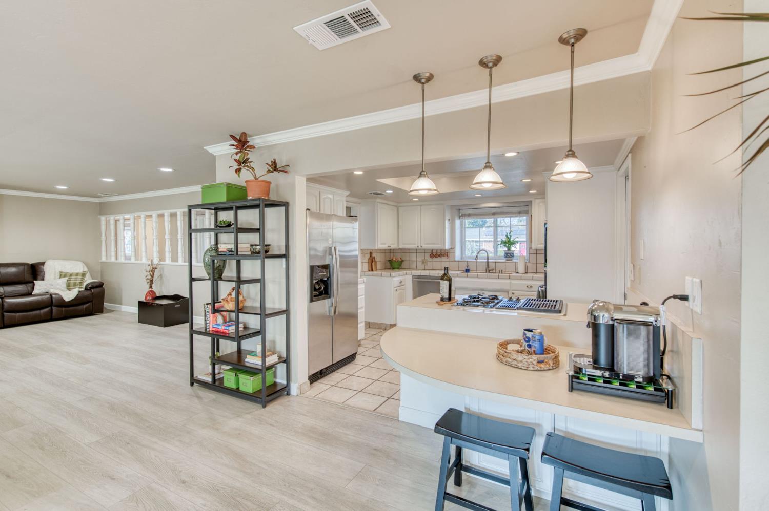 279 W San Ramon, Fresno, CA 93704