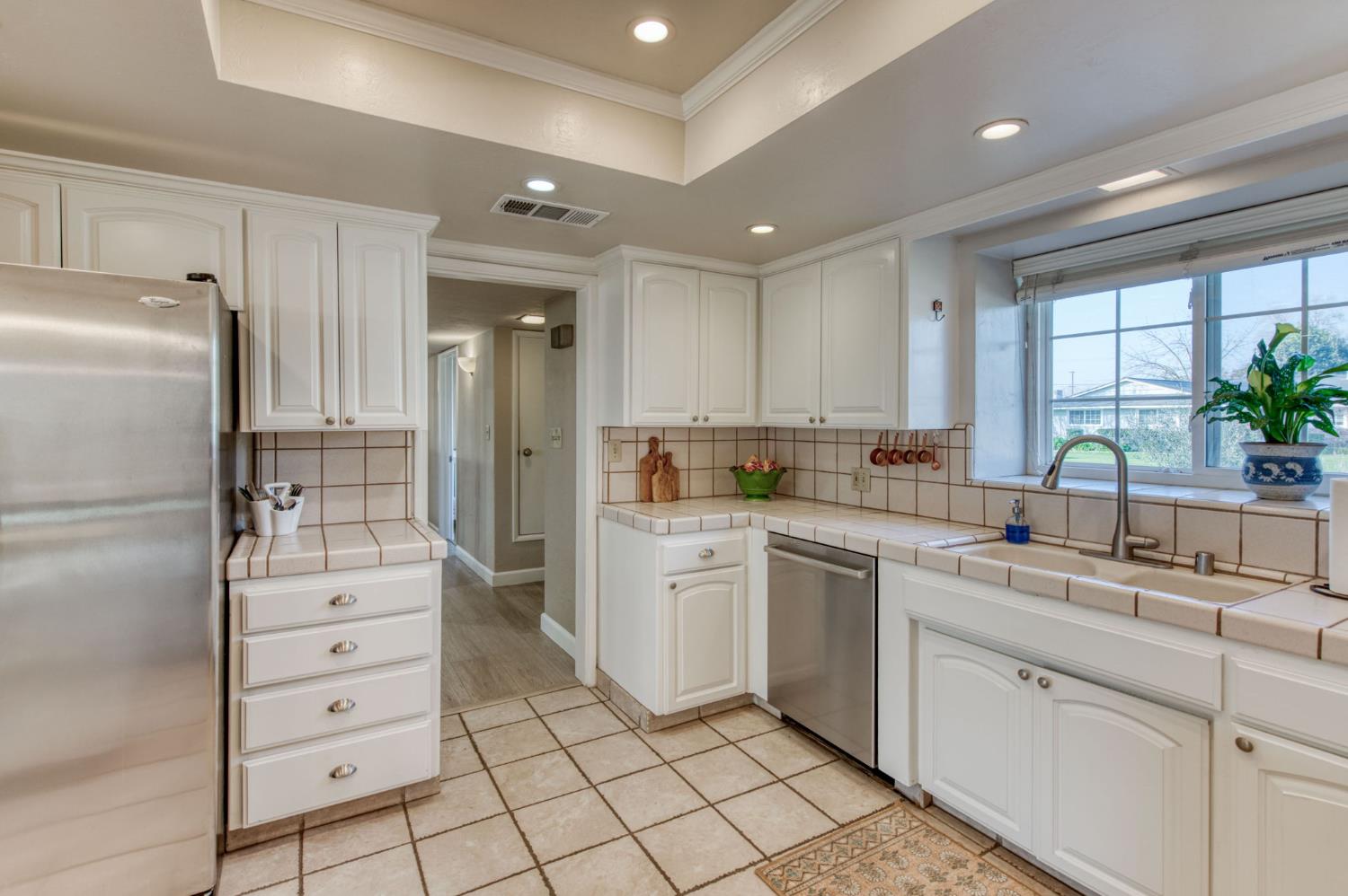 279 W San Ramon, Fresno, CA 93704