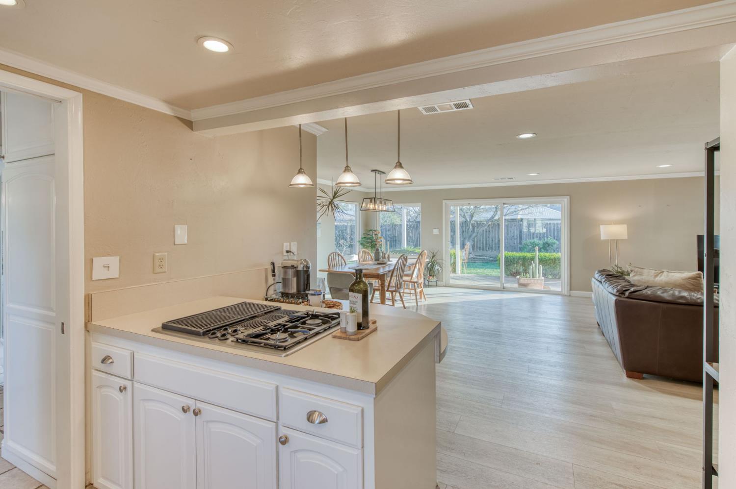 279 W San Ramon, Fresno, CA 93704