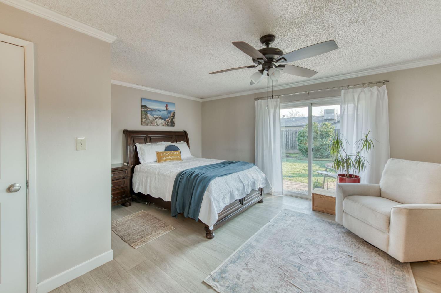 279 W San Ramon, Fresno, CA 93704