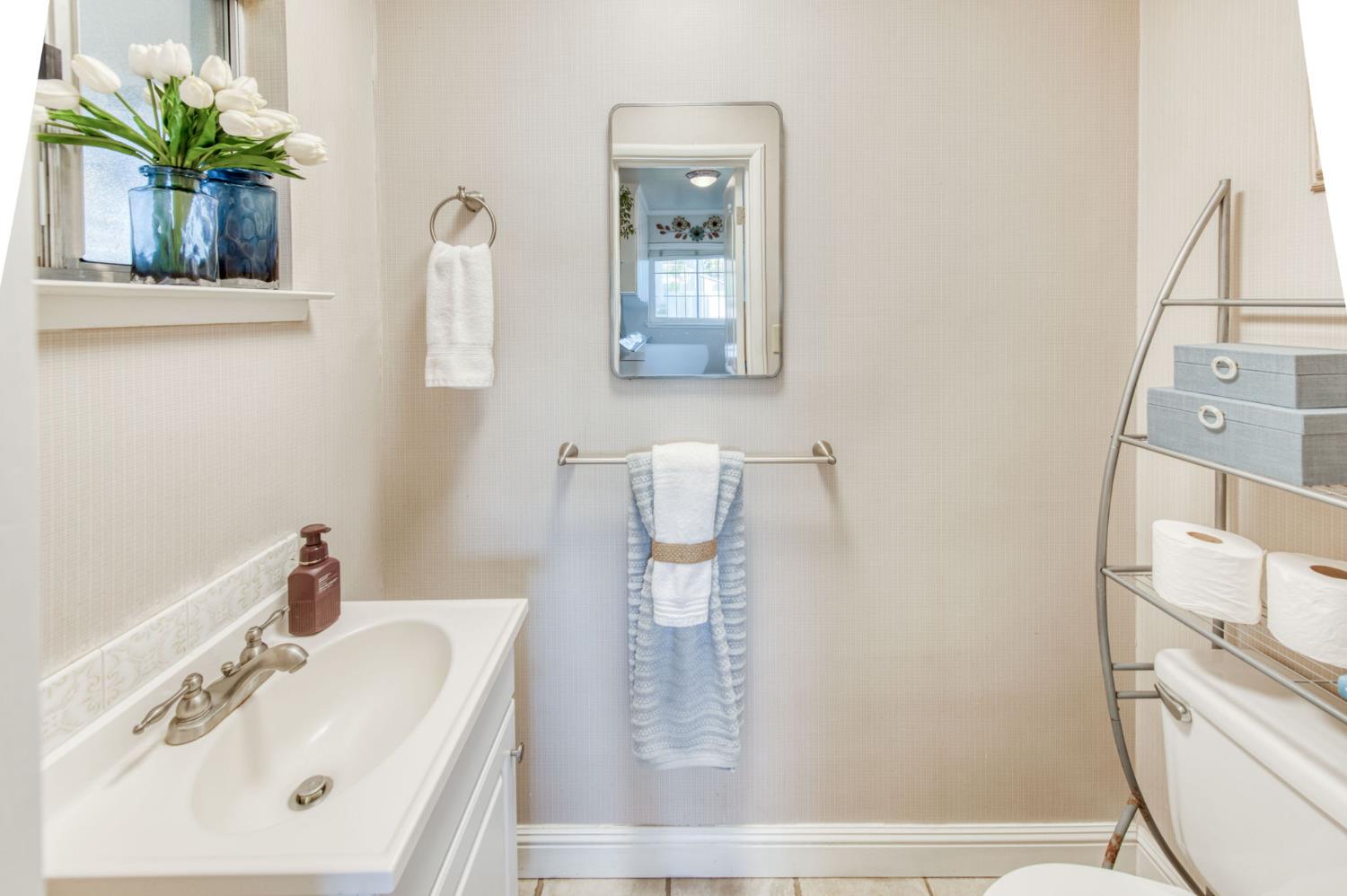 279 W San Ramon, Fresno, CA 93704