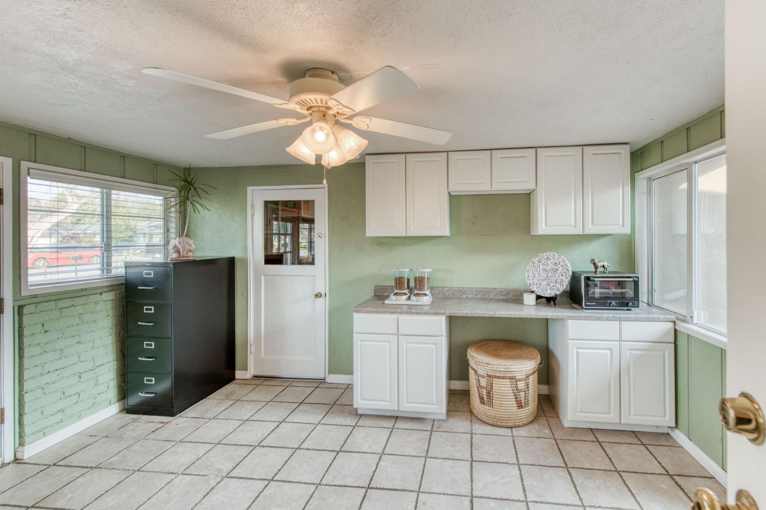 279 W San Ramon, Fresno, CA 93704