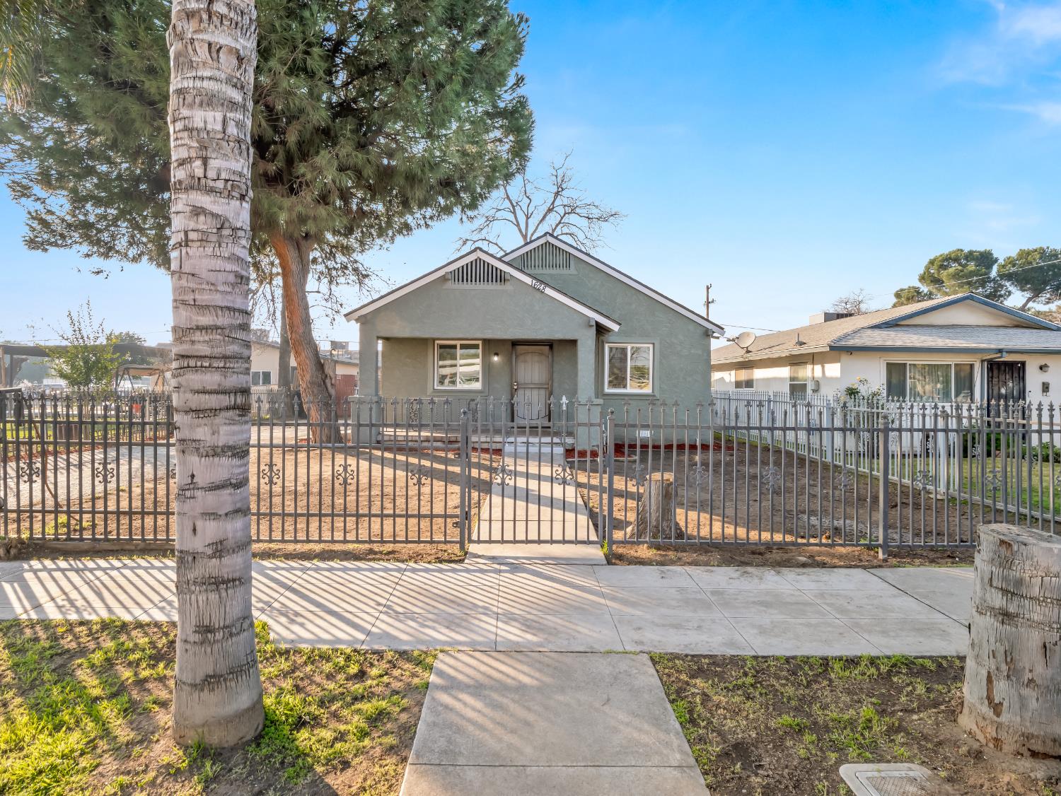 1628 Hazelwood, Fresno, CA 93702