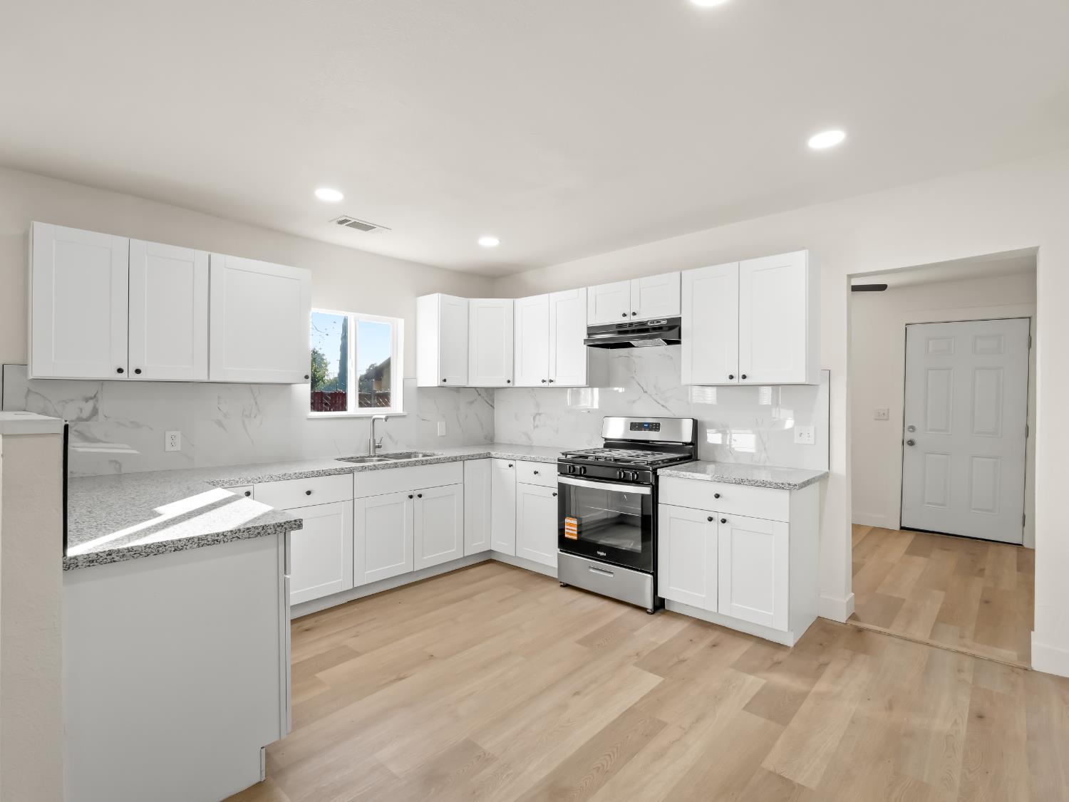 1628 Hazelwood, Fresno, CA 93702