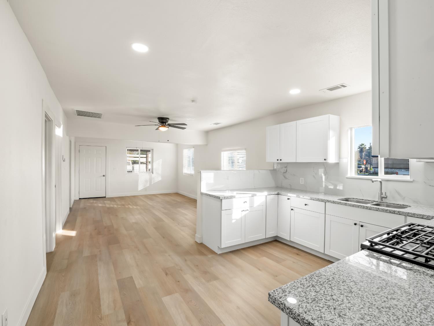 1628 Hazelwood, Fresno, CA 93702