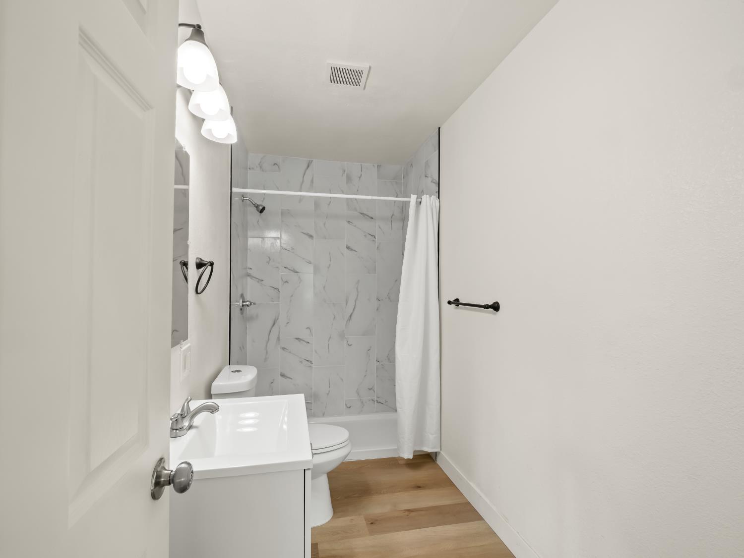 1628 Hazelwood, Fresno, CA 93702