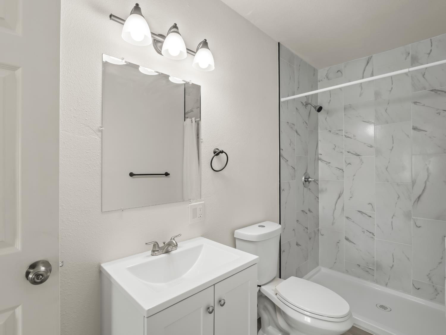 1628 Hazelwood, Fresno, CA 93702