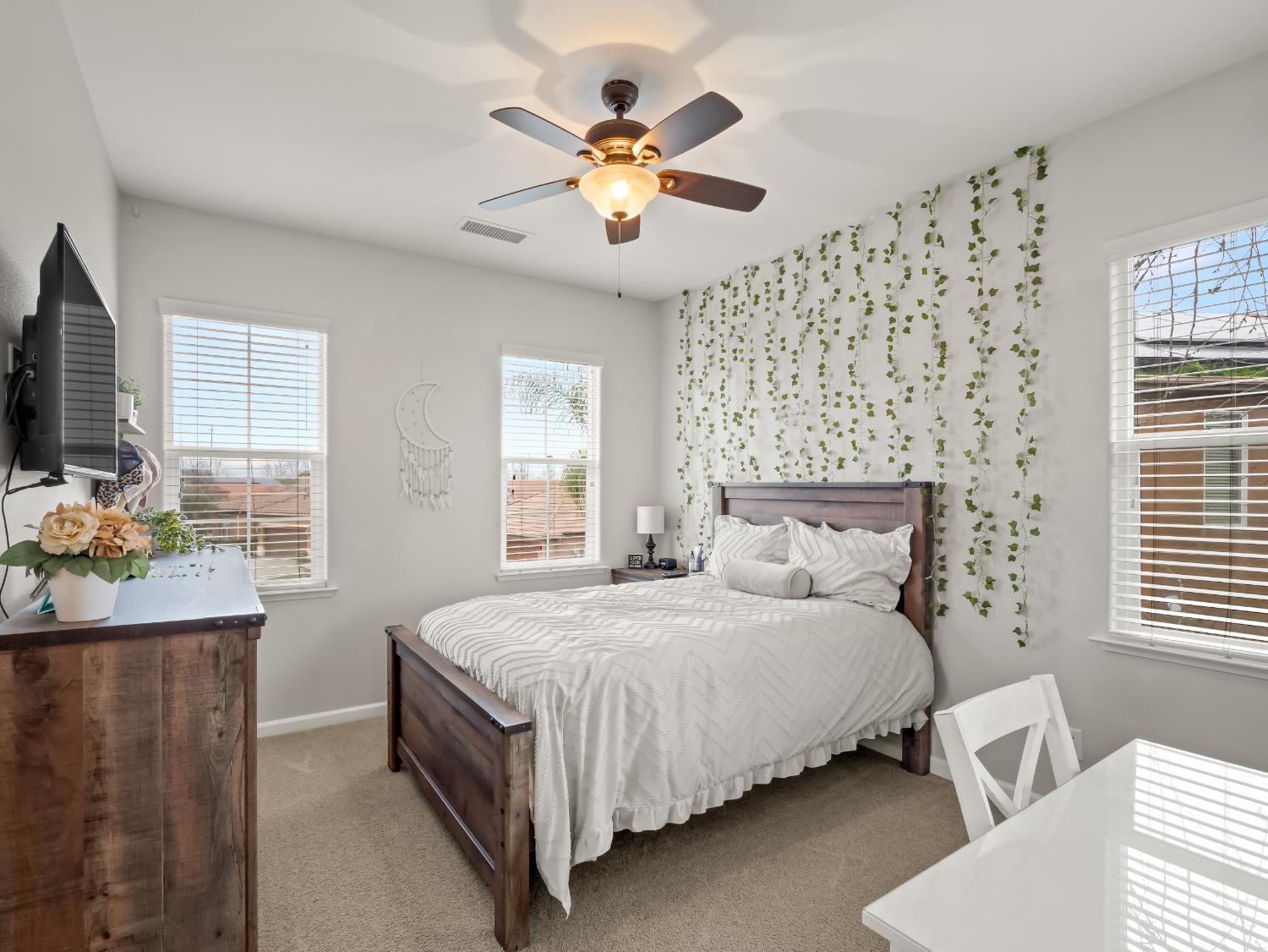 3664 Serena Ave, Clovis, CA 93619