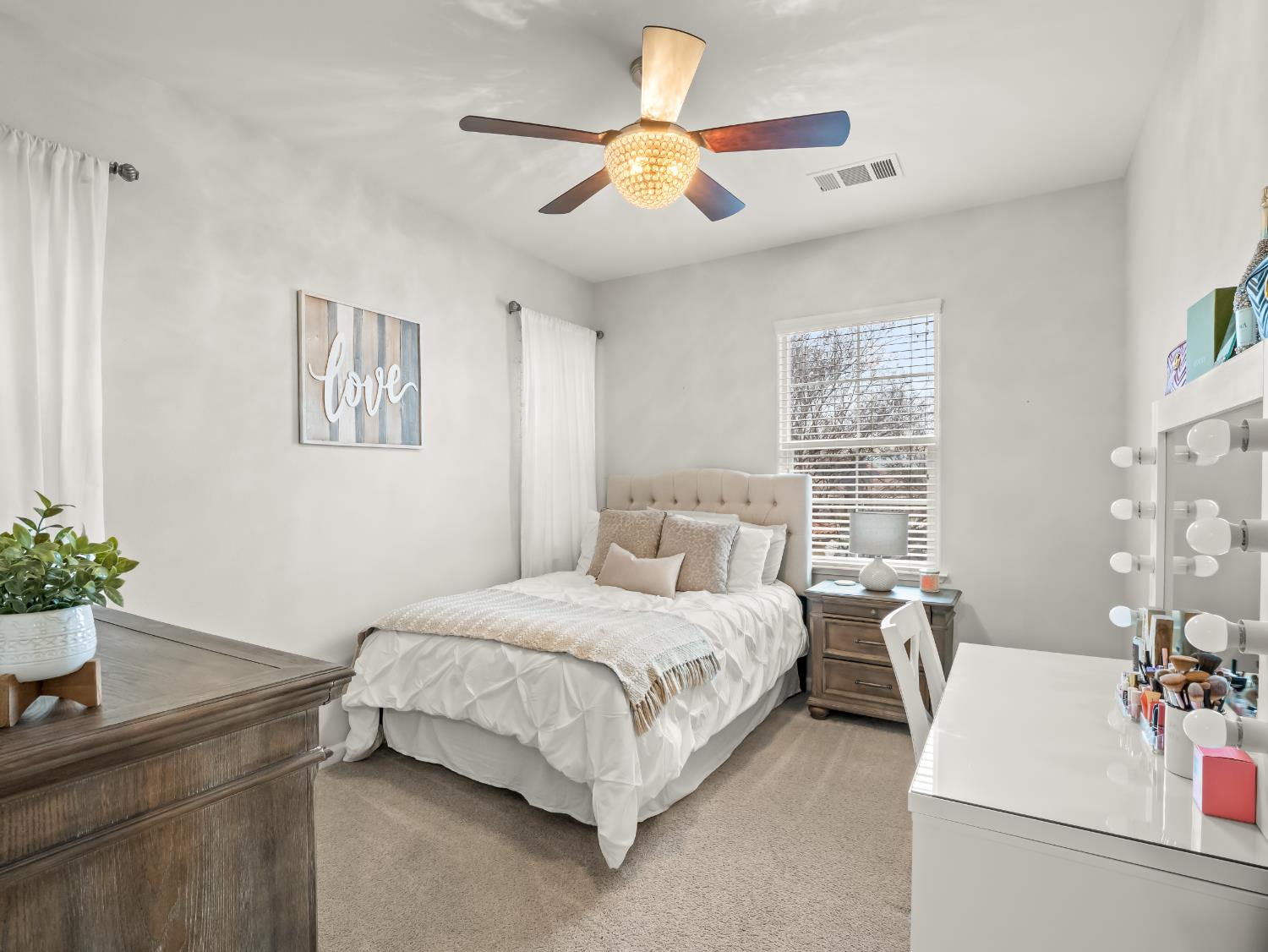 3664 Serena Ave, Clovis, CA 93619