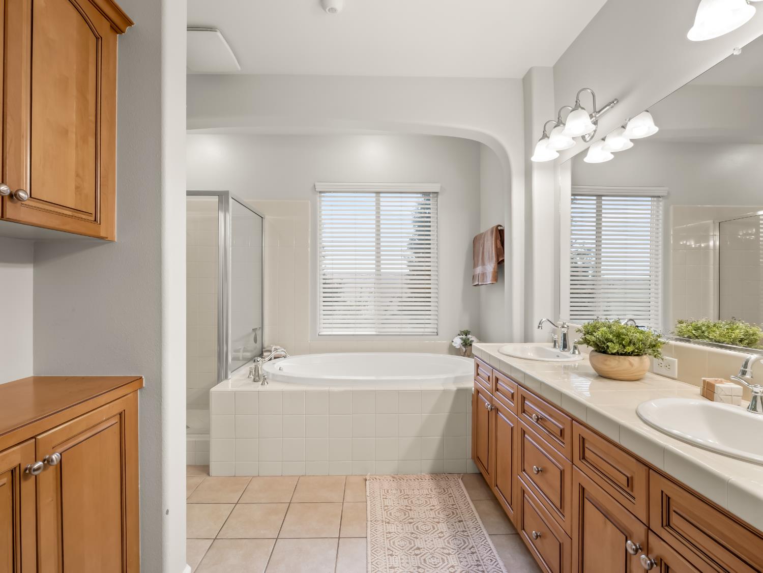 3664 Serena Ave, Clovis, CA 93619